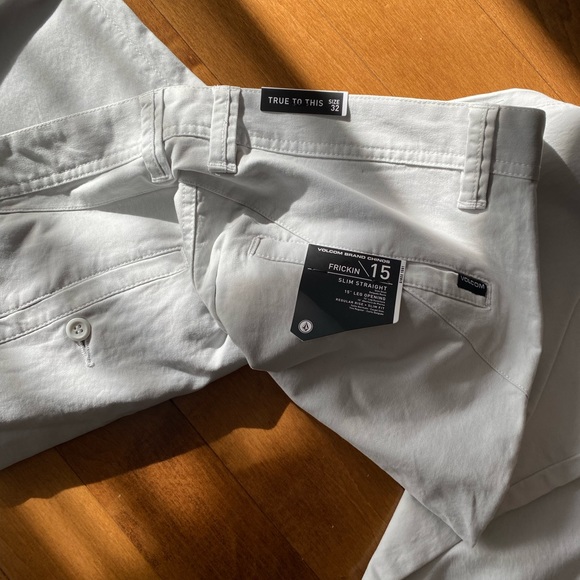 White Volcom Chino pants - Picture 1 of 3